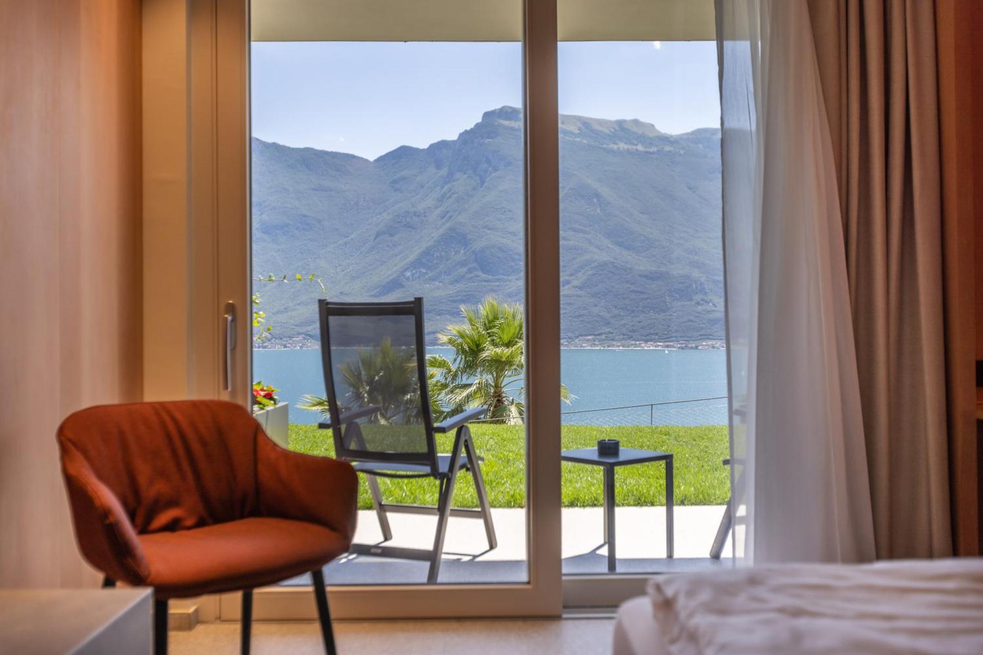 Llac Living Nature Hotel Limone sul Garda Oda fotoğraf