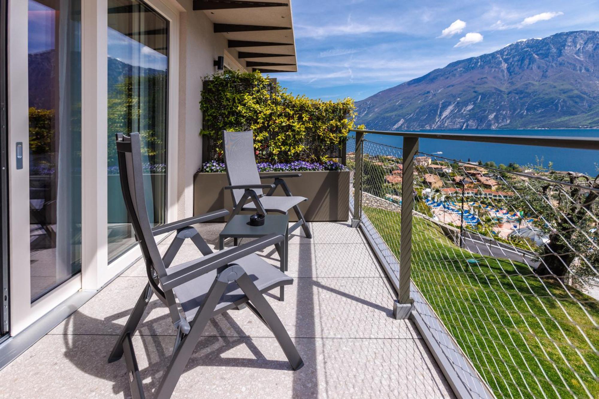 Llac Living Nature Hotel Limone sul Garda Oda fotoğraf