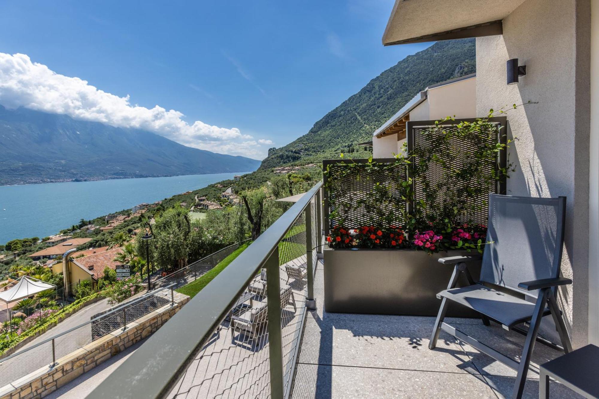 Llac Living Nature Hotel Limone sul Garda Oda fotoğraf