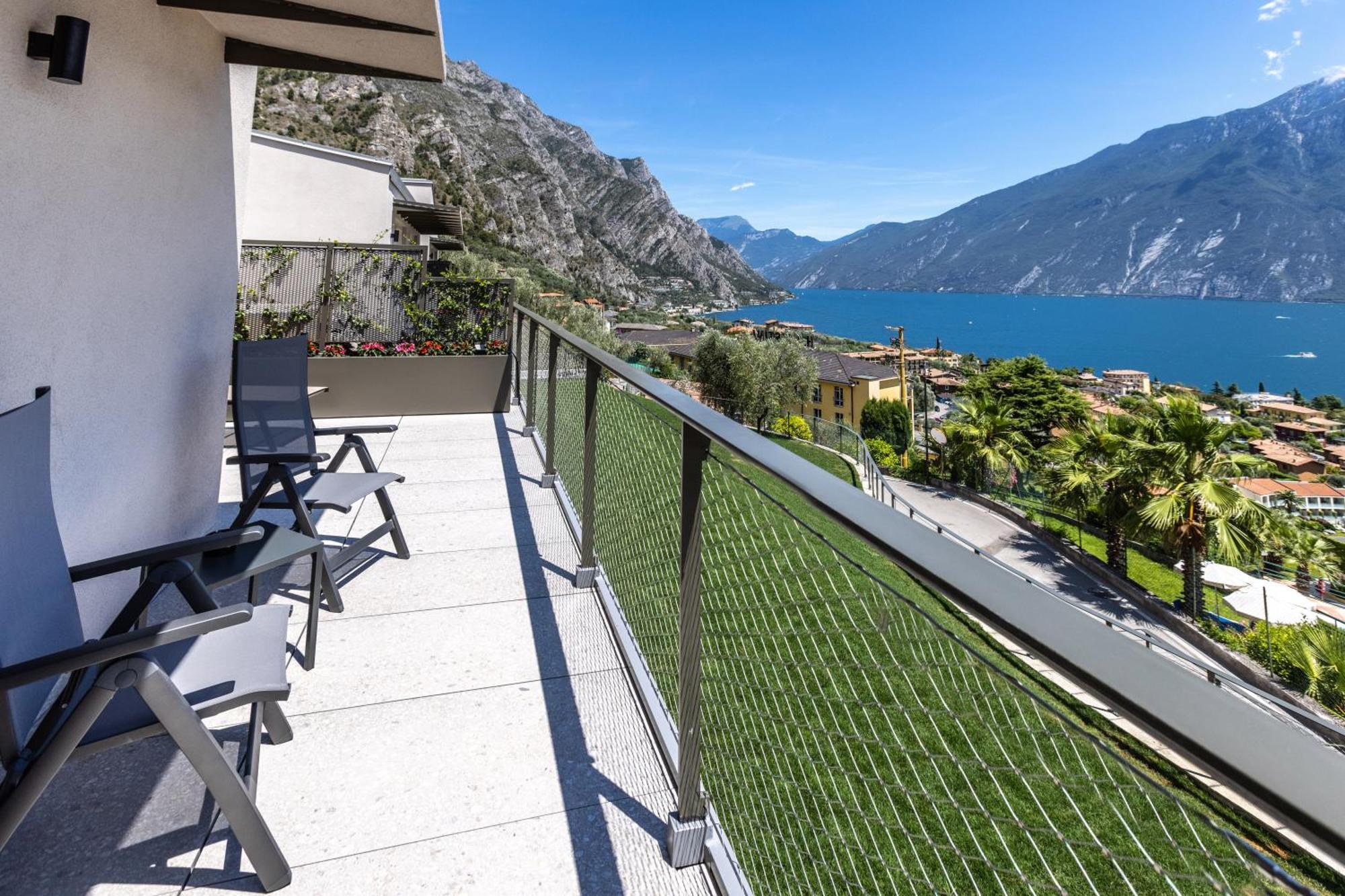 Llac Living Nature Hotel Limone sul Garda Oda fotoğraf