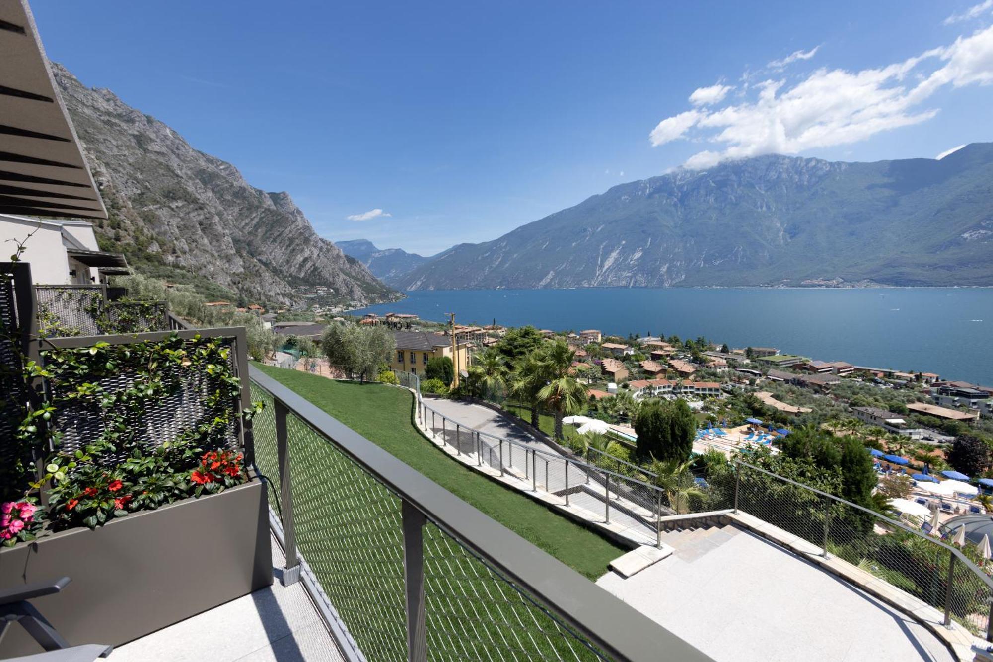 Llac Living Nature Hotel Limone sul Garda Oda fotoğraf